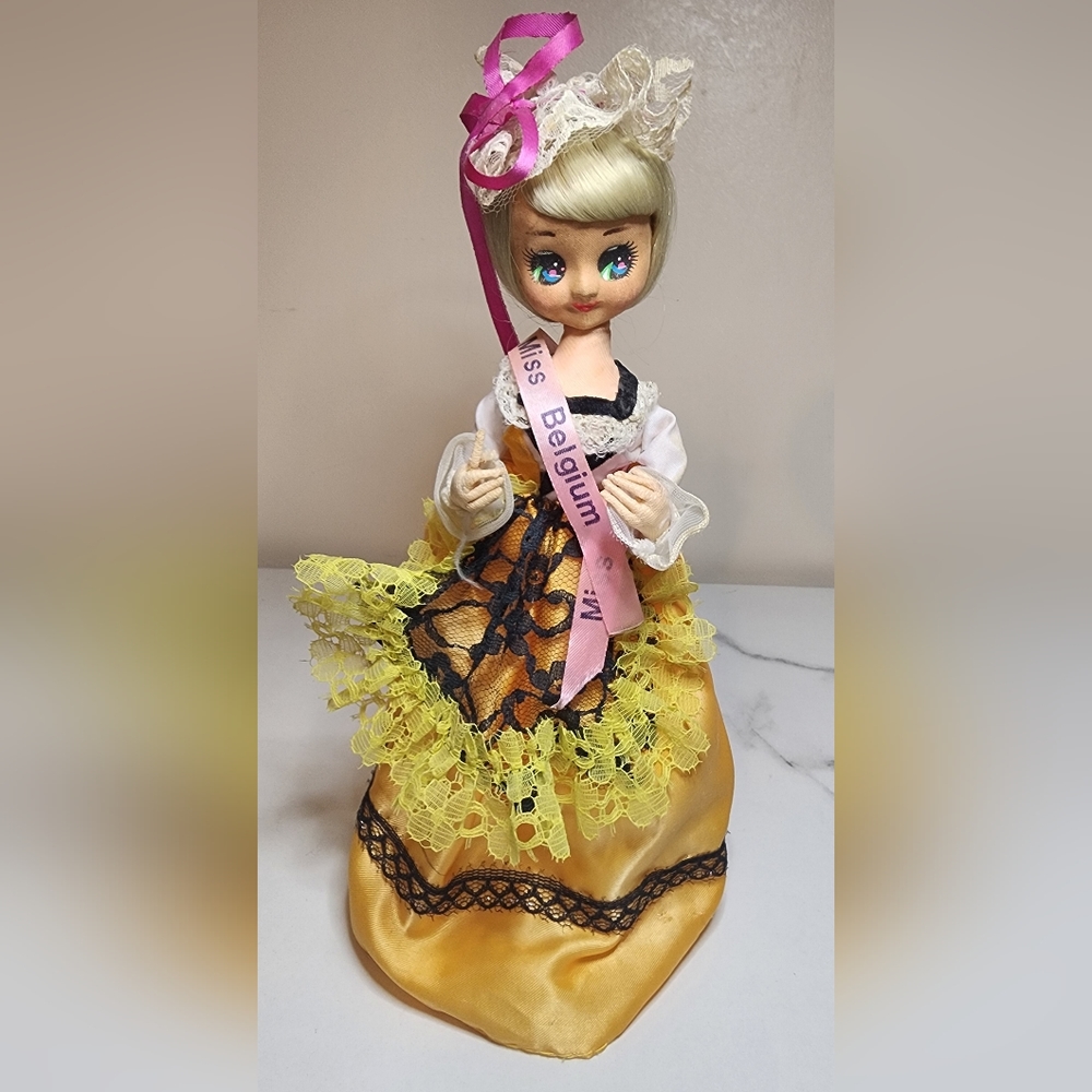 Vintage Bradley style stockinette doll